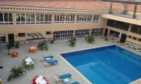 Imperial Golf View Hotel - Swimmingpools