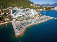 Carine Hotel Kumbor Superior Các khách sạn ở 