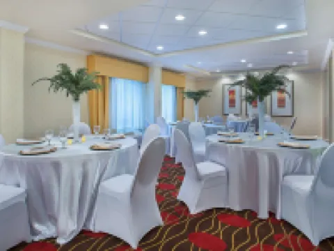 希爾頓歡朋酒店-科尼爾斯 科尼爾斯酒店