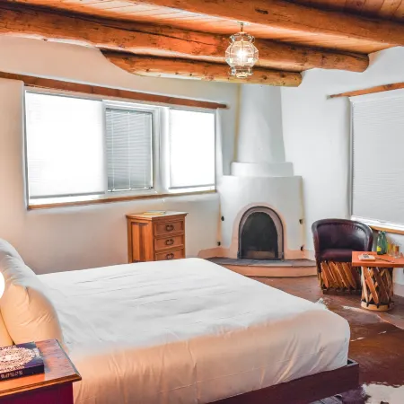 The Parador Farmhand 1 Downtown