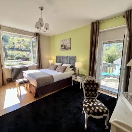 Les ÉCRINS - B&B with Jacuzzi