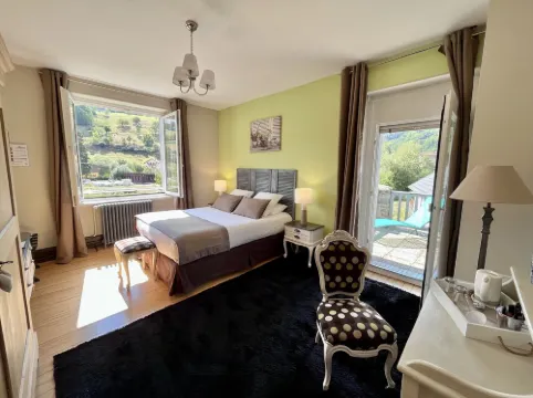 Les ÉCRINS - B&B with Jacuzzi