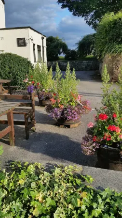 Red Lion Inn Отели в г. Келсолл