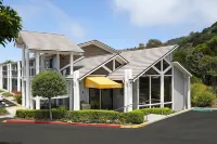 Spyglass Inn Các khách sạn ở Pismo Beach