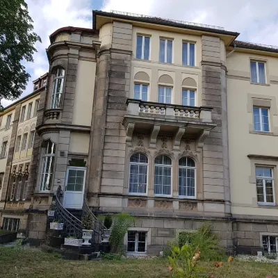 Hotel-Villa Lalee Отели рядом с достопримечательностью «Ботанический сад в Дрездене»