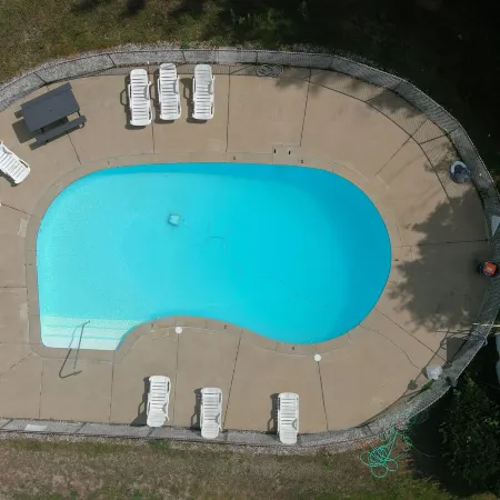 Colonial Motel