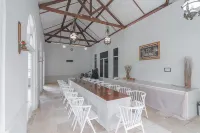 RedDoorz Resort Syariah Near d'Castello Ciater Subang Hotels in Ciater