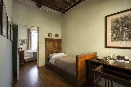 Al Porto di Lucca B&B Отели рядом с достопримечательностью «Базилика Сан-Микеле-ин-Форо»