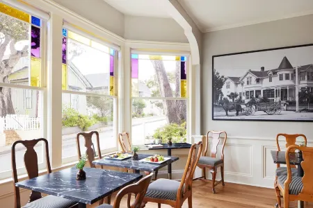 Gosby House Inn, A Four Sisters Inn Отели рядом с достопримечательностью «Асиломар Бич Вью»