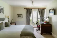 The Bell Inn Hotels in Lechlade