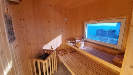 Schwimmendes Haus Robby II Отели в г. Биттерфельд-Вольфен