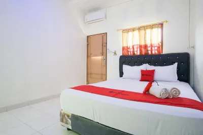 RedDoorz @ Pematangsiantar 2 Hotels in South Siantar