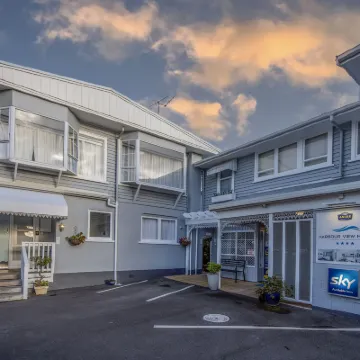 Harbour View Motel and Waterfront Apartments Hotels near Mercury Baypark