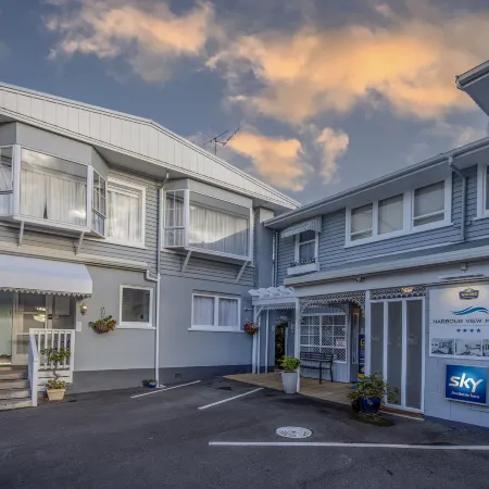 Harbour View Motel and Waterfront Apartments Отели рядом с достопримечательностью «Парк Мемориал»