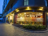 Unima Grand Hotels near Masjidh Al-Noor (مسجد النُّور)