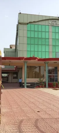 Hotel Galaxy InterContinental Отели в г. Бодхгае