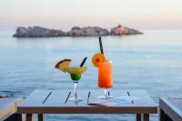 Royal Blue Hotel - Romantic