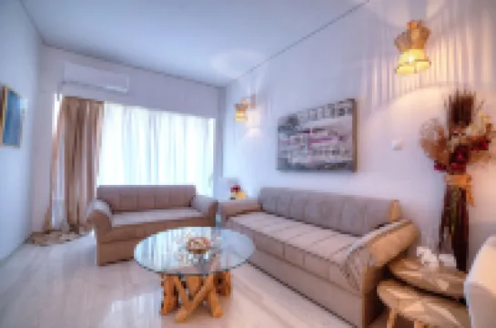 L' Apartment Blanc Dans le Centre de Glyfada