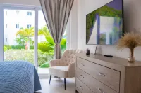 Family Getaway Apartment - on the Beach