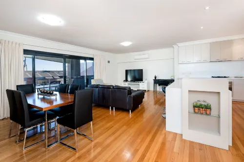 Fremantle Harbourside Luxury Apartments - balcony