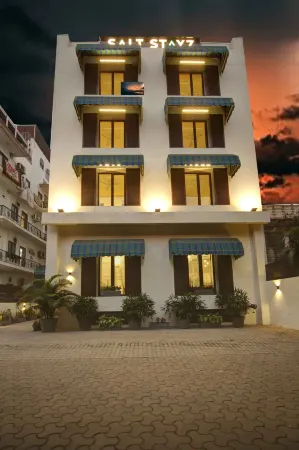 Saltstayz Thyme Sukhdev Vihar, New Delhi Отели рядом с достопримечательностью «ИСККОН Темпл - Глори оф Индия»