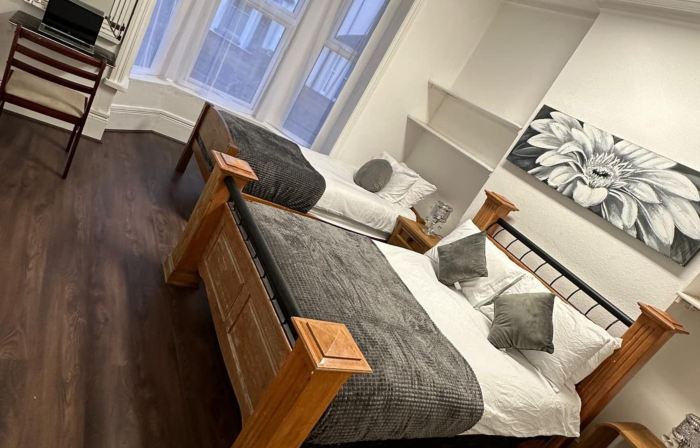 Private Room in Town Centre Free Parking WI FI and Patio with AA Stay Ltd
