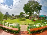Revolution Hostel Pai Hotels near The Land Split