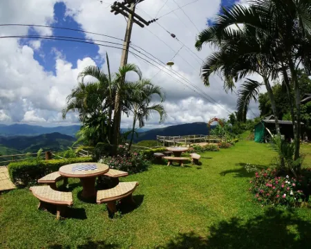 ภูสวรรค์ ตะวันสวย รีสอร์ท โรงแรมในอำเภอ เทิง