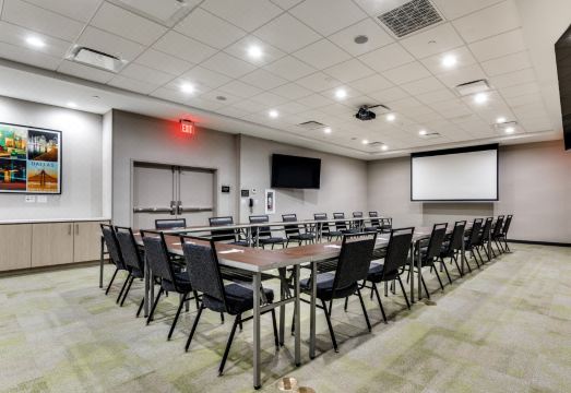 Kitchenette in Home2 Suites