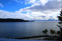 Sooke Harbour House - Mountain view