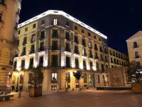 Radisson Blu Boutique Hotel, Madrid Prado Hotels near Police