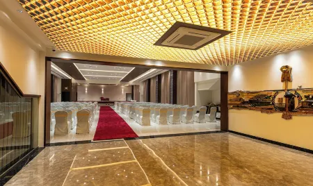 Hotel M Pro Palace Mysore - 12 Minutes to Mysore Palace