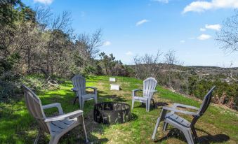 The Heritage Hideaway Sweeping Views Games & More