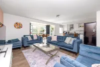 JOIVY Stunning 2-Bed Flat W/ Free Parking Hôtels à : Slateford
