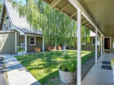 Birch Glen in Cascade Hotels in Cascade