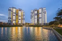 Lush Lakeside - Citra Luxury Apartments Hotel di Kalideres