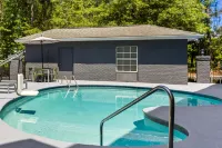 Spark by Hilton Bluffton Hilton Head Island - Pools