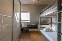 Huswell - Comfortable Apartment with Scenic Views