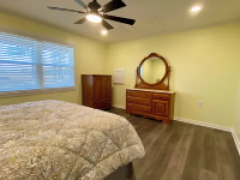 Charming, newly remodeled 2-bedroom duplex near Carthage w/ AC, fast WiFi 帕諾拉縣住宿飯店