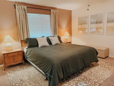 Cozy 4bd Home w/ 3 King Beds + EV Charger + Trailer Parking