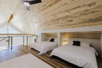 Wolf Creek Riverside Chalet