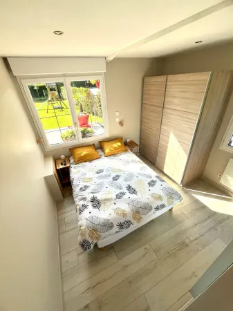 Spacious gîte with private garden and play area, ideal for families Отели в г. Нёшатель-ан-Бре