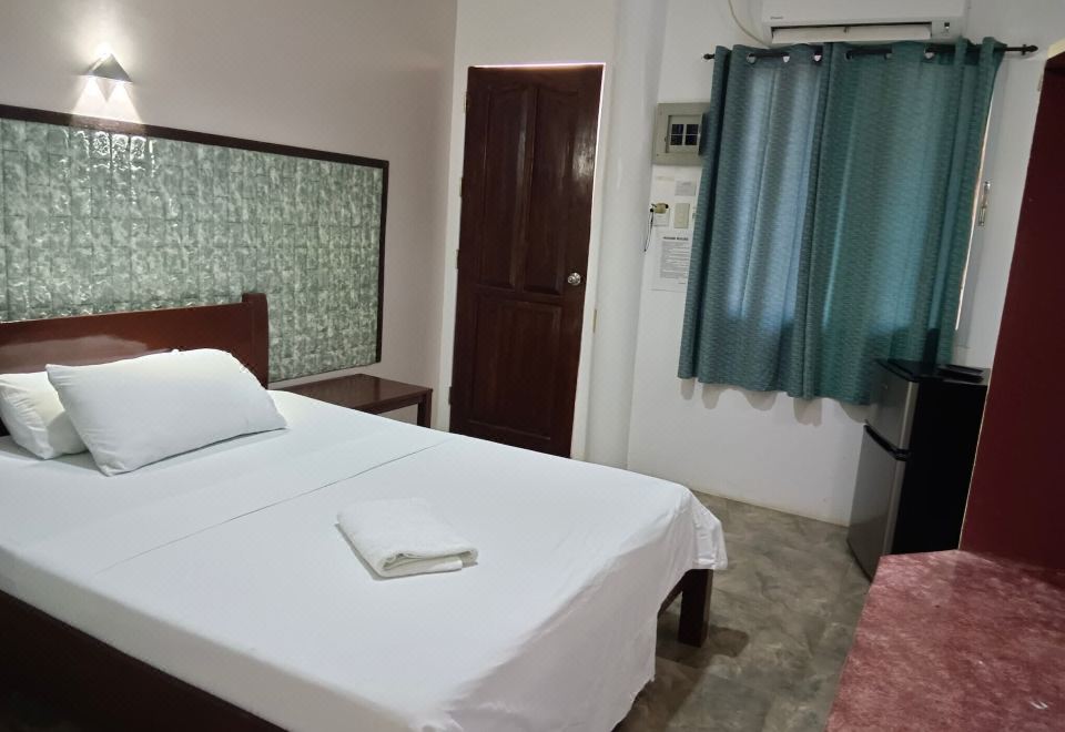 Hrj Hotel - Housity