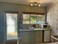 Room in Apartment - Cozy Crner, Home Away from Home, Mere 100m Away from Pristine Beaches Hotels in Saldanha