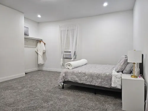 Remodeled 1890 original 2 bed in Wheeling w partial views of the Ohio River.