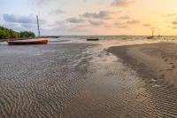 Ocean Pearl Beach Lodge - Beach