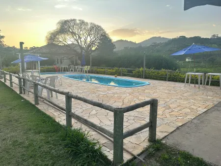 POUSADA VISON E RESTAURANTE ALQUMIA Отели в г. Itapeva