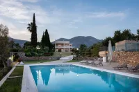 Eretria Luxurious Seafront Villa - Pools