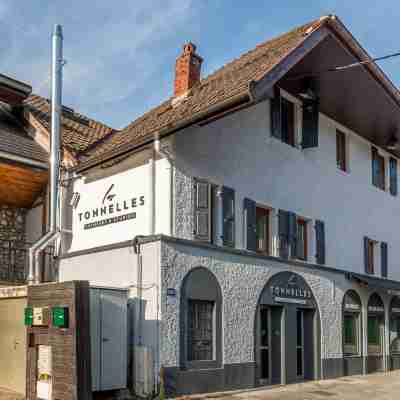 Les Tonnelles Hotel Exterior