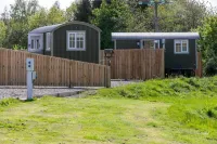 Cabin for 2 with Walks WiFi Bat and Restaurant